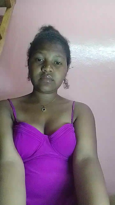 natty_kiss2 live cam on Cam4