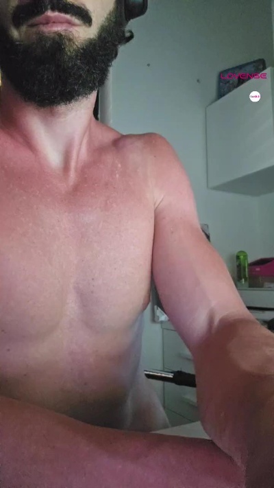 naturist__xl live cam on Cam4