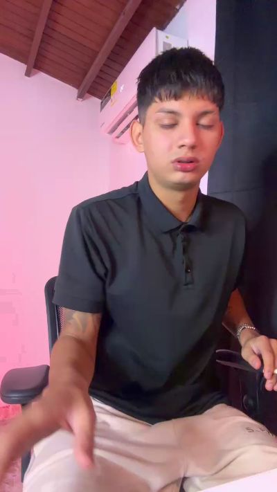 naughty_daniel live cam on Cam4