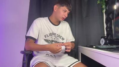 naughty_daniel live cam on Cam4