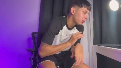 naughty_daniel live cam on Cam4