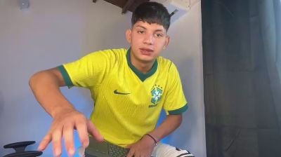 naughty_daniel live cam on Cam4