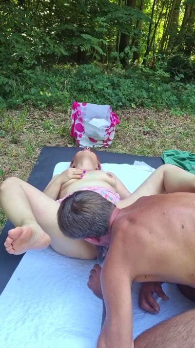 naughtycouple4y live cam on Cam4