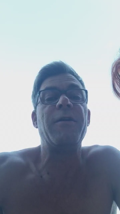 naughtycouple4y live cam on Cam4