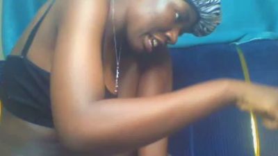 naughtygurly4d2 live cam on Cam4