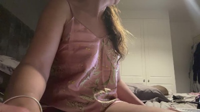 naughtywife21 live cam on Cam4