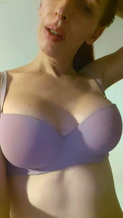 naughtyxana live cam on Cam4