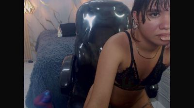 nay_sha_ live cam on Cam4
