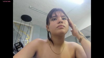 nay_sha_ live cam on Cam4