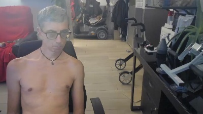 neos332 live cam on Cam4