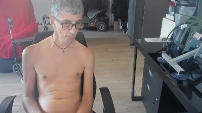 neos332 live cam on Cam4