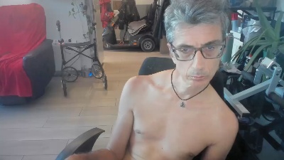 neos332 live cam on Cam4