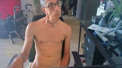 neos332 live cam on Cam4
