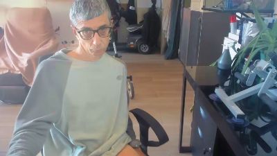 neos332 live cam on Cam4