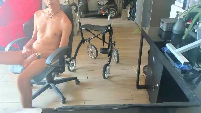 neos332 live cam on Cam4