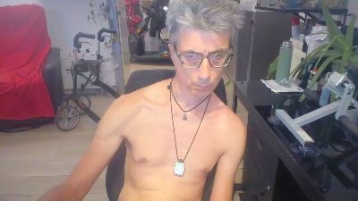 neos332 live cam on Cam4