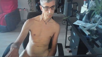neos332 live cam on Cam4