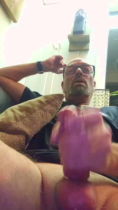 nesta64 live cam on Cam4
