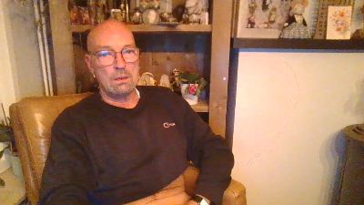 nesta64 live cam on Cam4