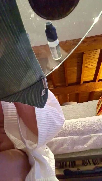 newcal32 live cam on Cam4