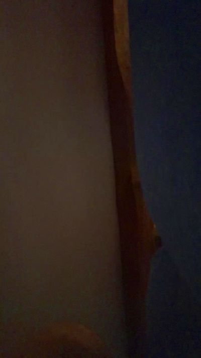 newcal32 live cam on Cam4