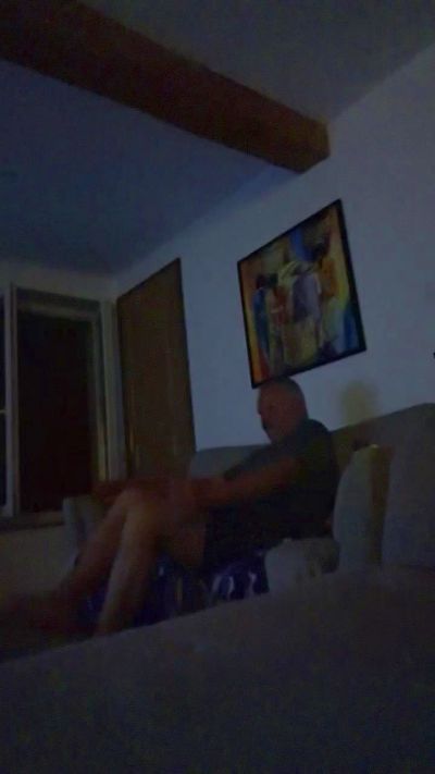 newcal32 live cam on Cam4