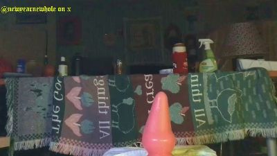 newyearnewhole live cam on Cam4