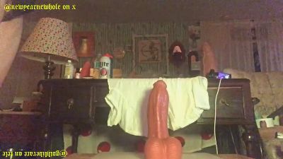 newyearnewhole live cam on Cam4