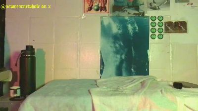 newyearnewhole live cam on Cam4