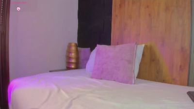 nhoa_moreno live cam on Cam4