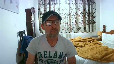 nicholasxxx45 live cam on Cam4