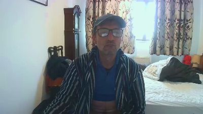 nicholasxxx45 live cam on Cam4