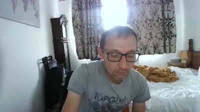 nicholasxxx45 live cam on Cam4