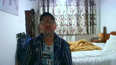 nicholasxxx45 live cam on Cam4
