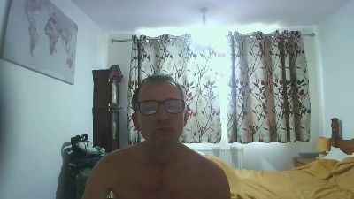 nicholasxxx45 live cam on Cam4