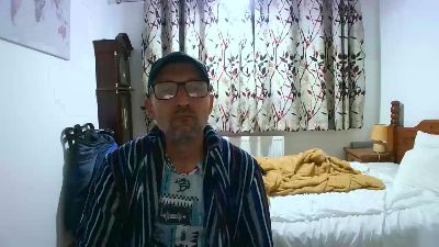 nicholasxxx45 live cam on Cam4