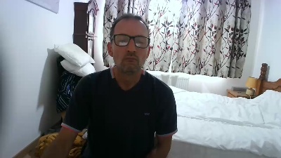 nicholasxxx45 live cam on Cam4