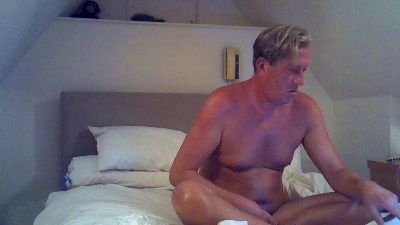 nicker1234 live cam on Cam4