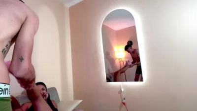 nickybigboobs live cam on Cam4