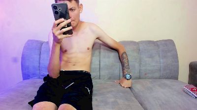 nickybigboobs live cam on Cam4