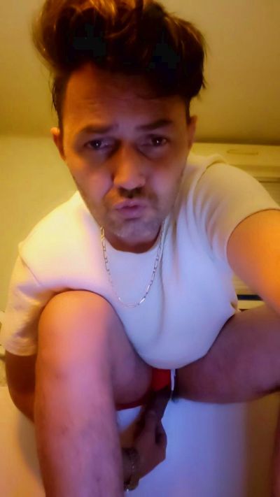 nicolas1904 live cam on Cam4