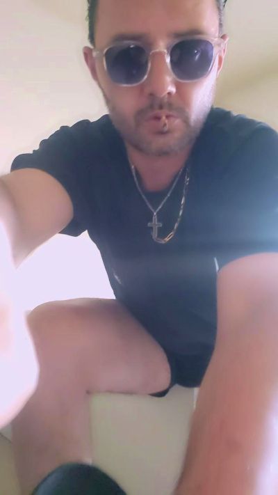 nicolas1904 live cam on Cam4