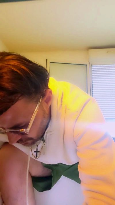 nicolas1904 live cam on Cam4