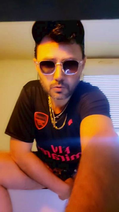 nicolas1904 live cam on Cam4