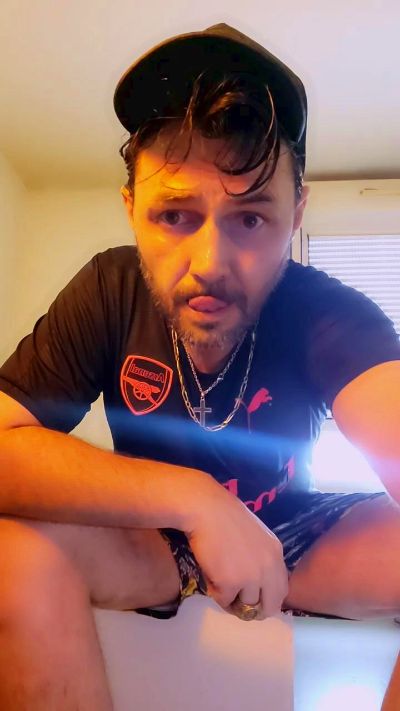 nicolas1904 live cam on Cam4
