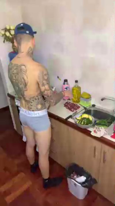 nicolas2471 live cam on Cam4
