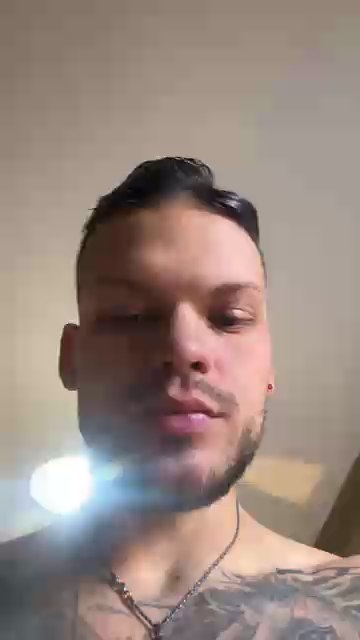 nicolas2471 live cam on Cam4