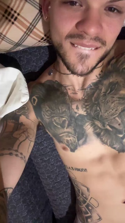 nicolas2471 live cam on Cam4