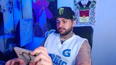 nicolastorres99 live cam on Cam4