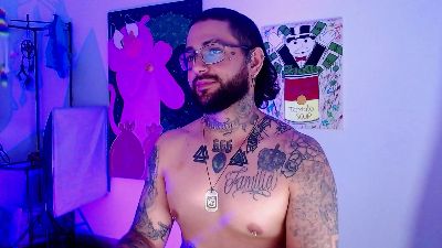 nicolastorres99 live cam on Cam4